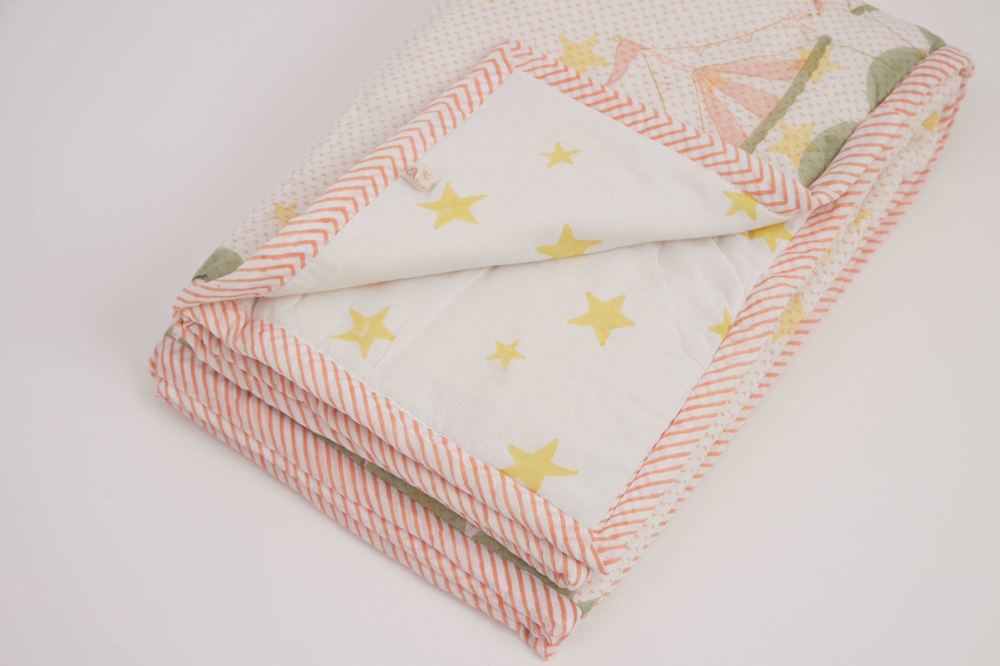 Quilt- I am going to the circus - Peach