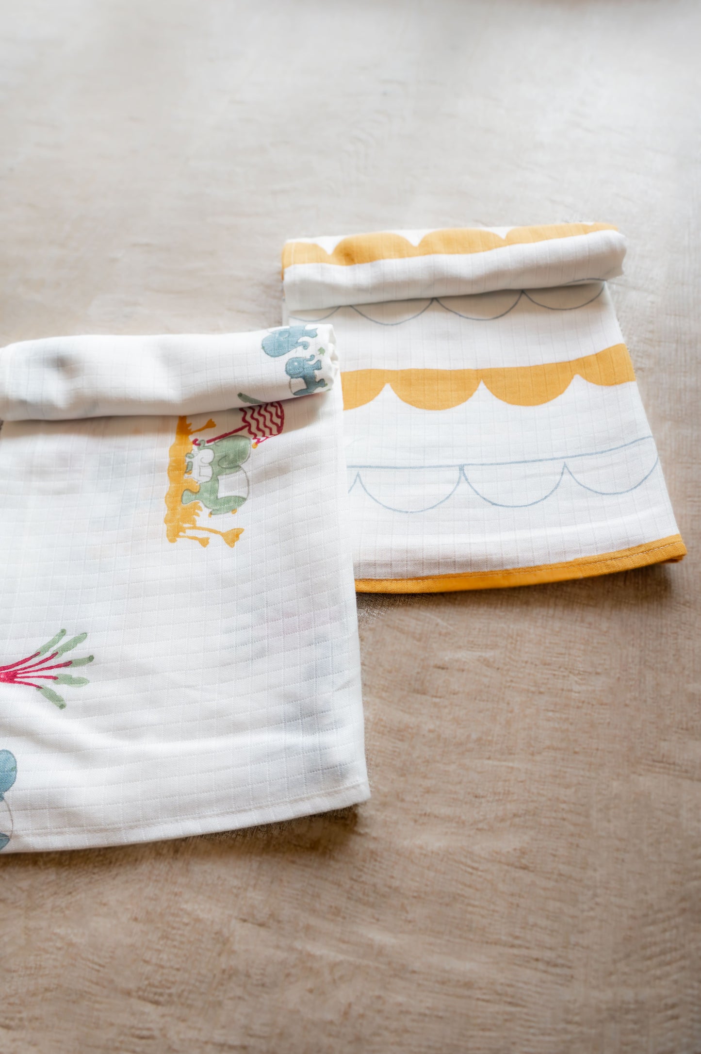 Swaddles Elle - Half Moon