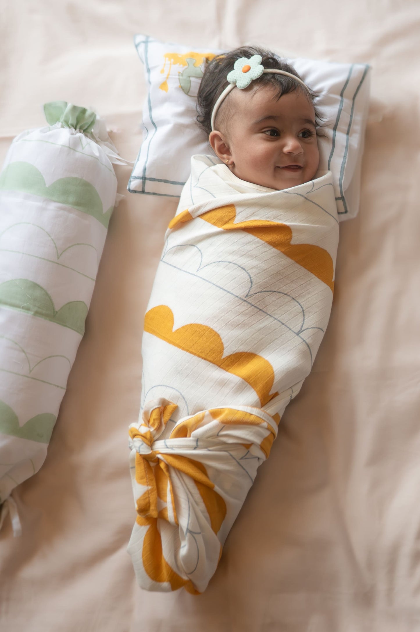 Swaddles Elle - Half Moon