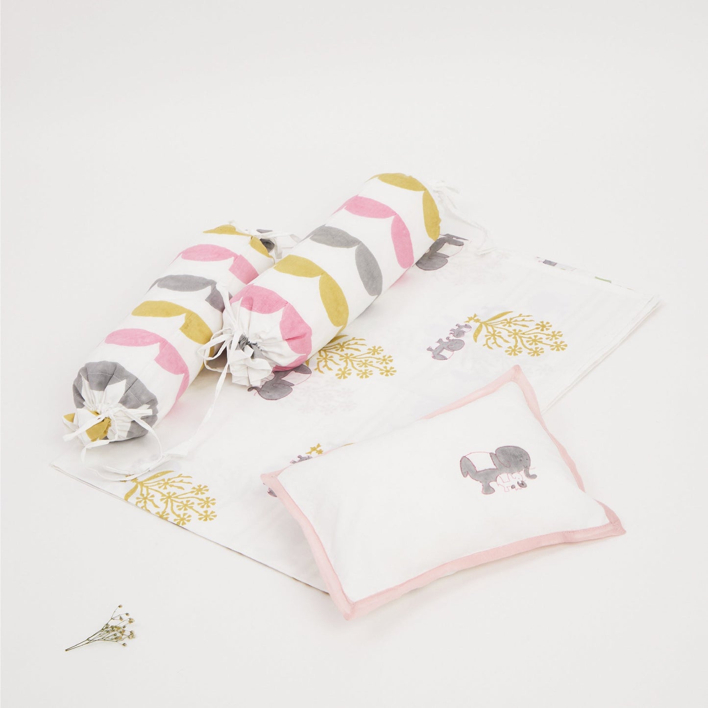 Cot Bedding Set- The Adventures of Mamma & Little Ollie Masaya Home