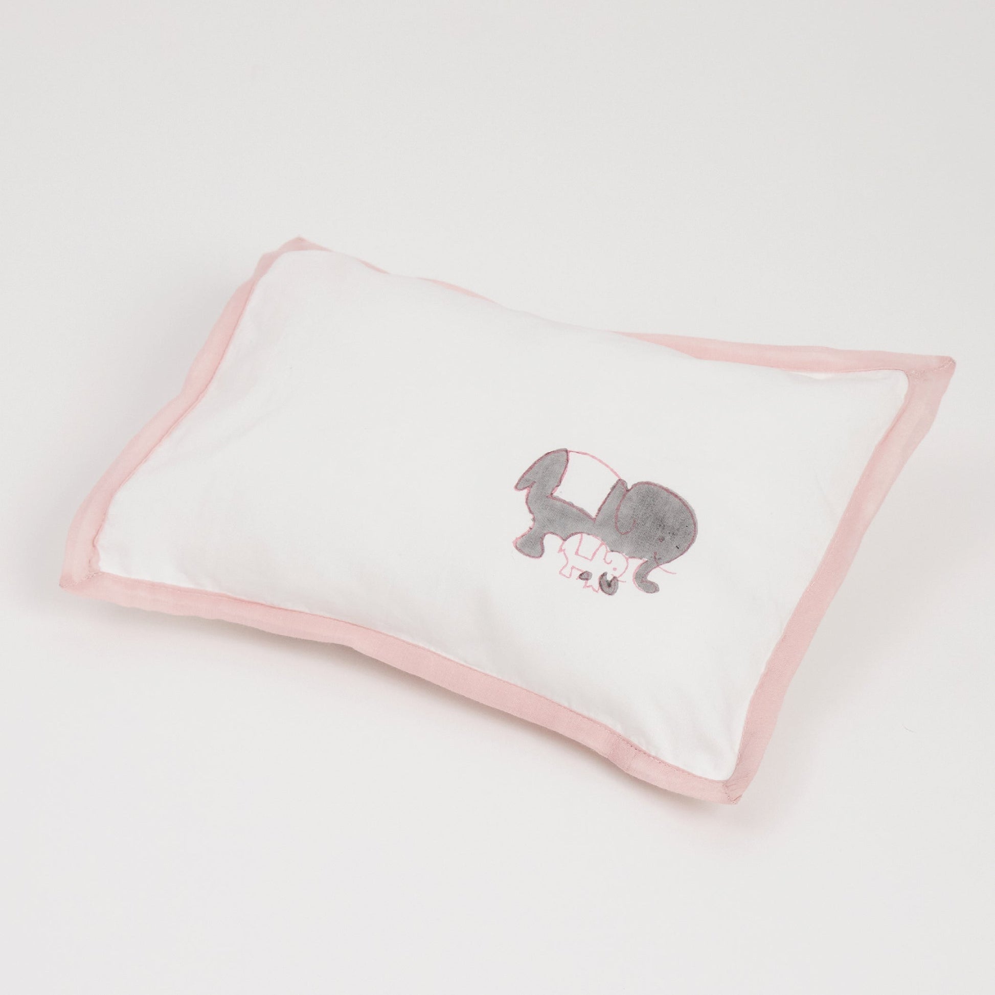 Cot Bedding Set- The Adventures of Mamma & Little Ollie Masaya Home