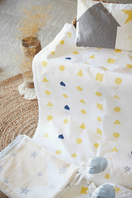 Cot Bedding Set- Shapes