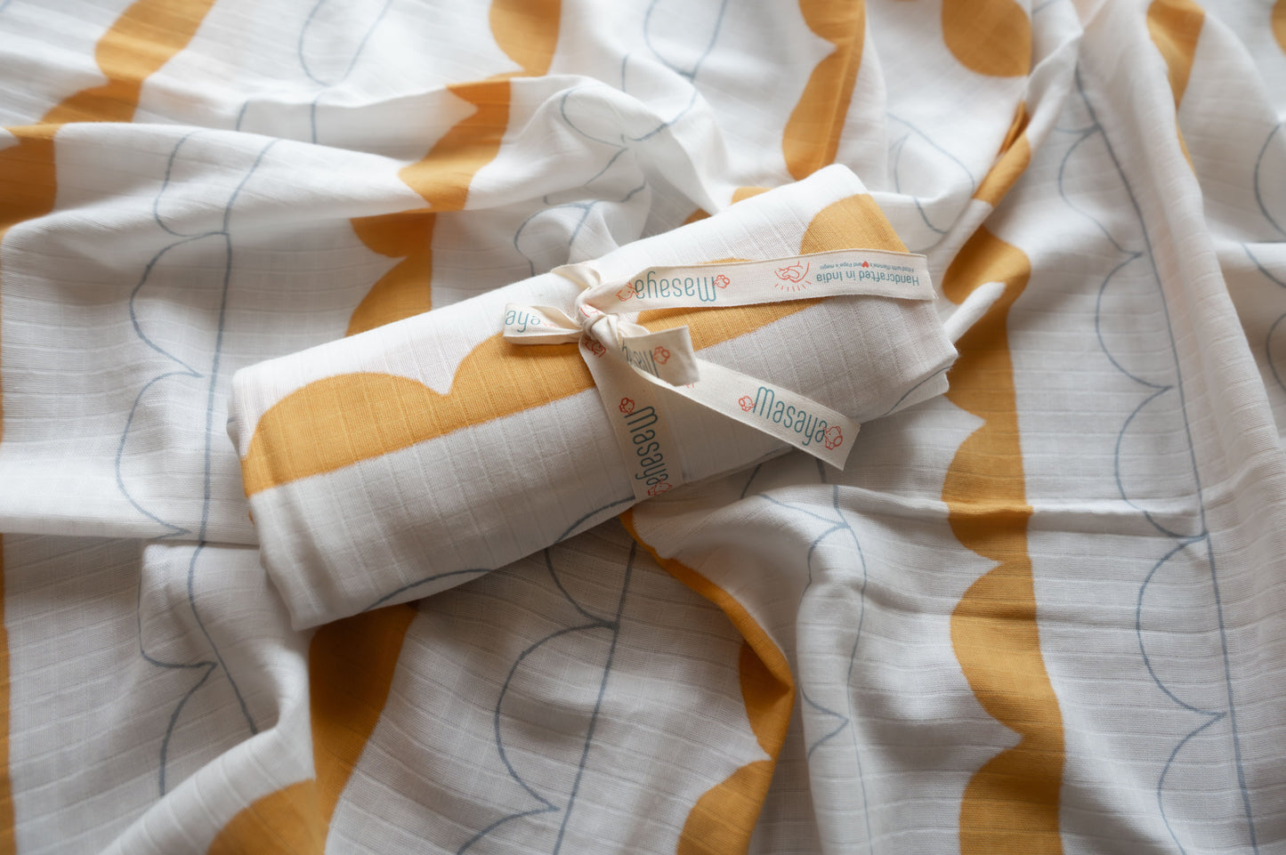 Swaddles Elle - Half Moon