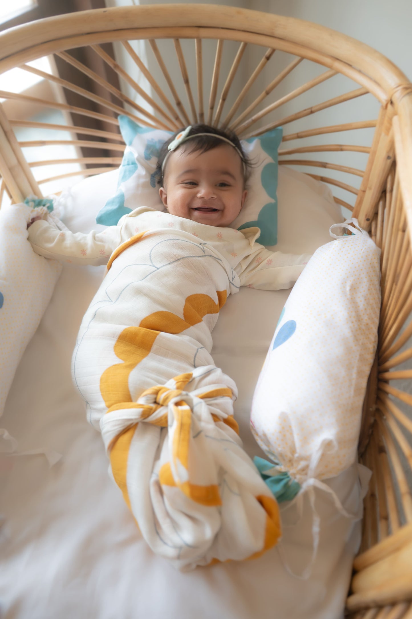 Swaddles Elle - Half Moon
