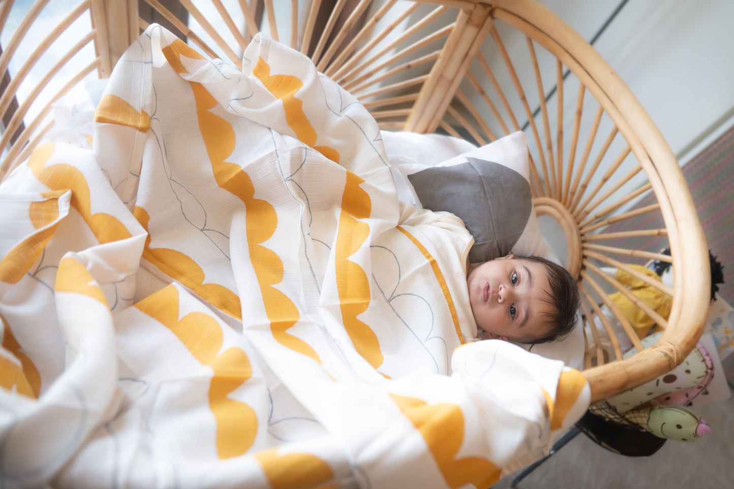 Swaddles Elle - Half Moon